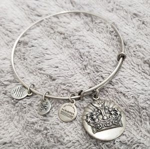 Alex and Ani Queens Crown bracelet